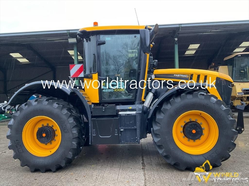 JCB Fastrac 4220 Traktoriai