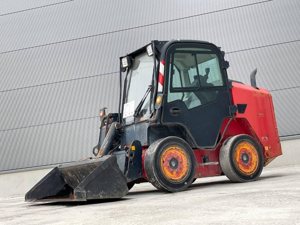 JCB R260 Krautuvai su šoniniu pasukimu