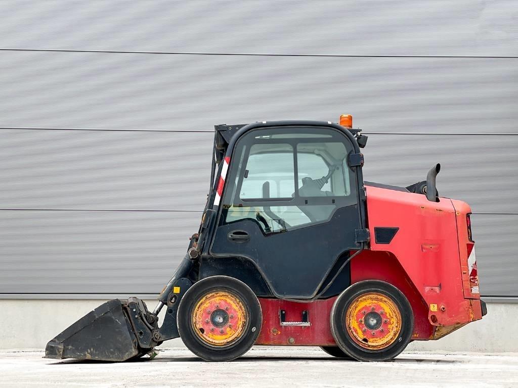 JCB R260 Krautuvai su šoniniu pasukimu