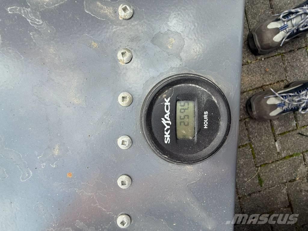 SkyJack SJ 3219 Žirkliniai keltuvai