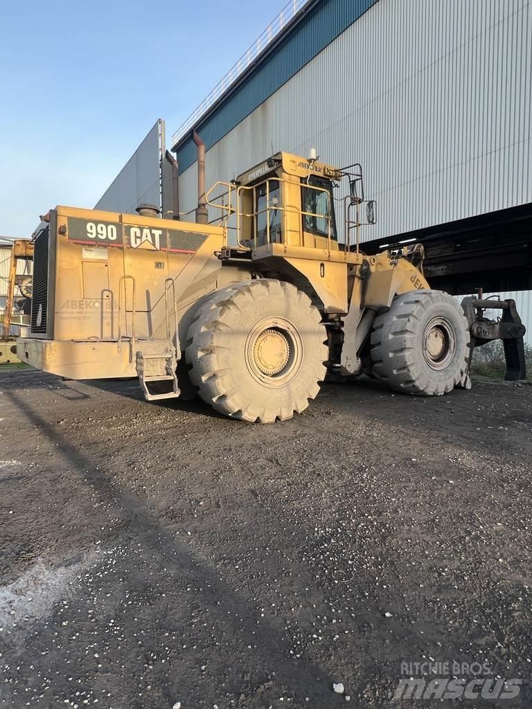 CAT 990 Naudoti ratiniai krautuvai