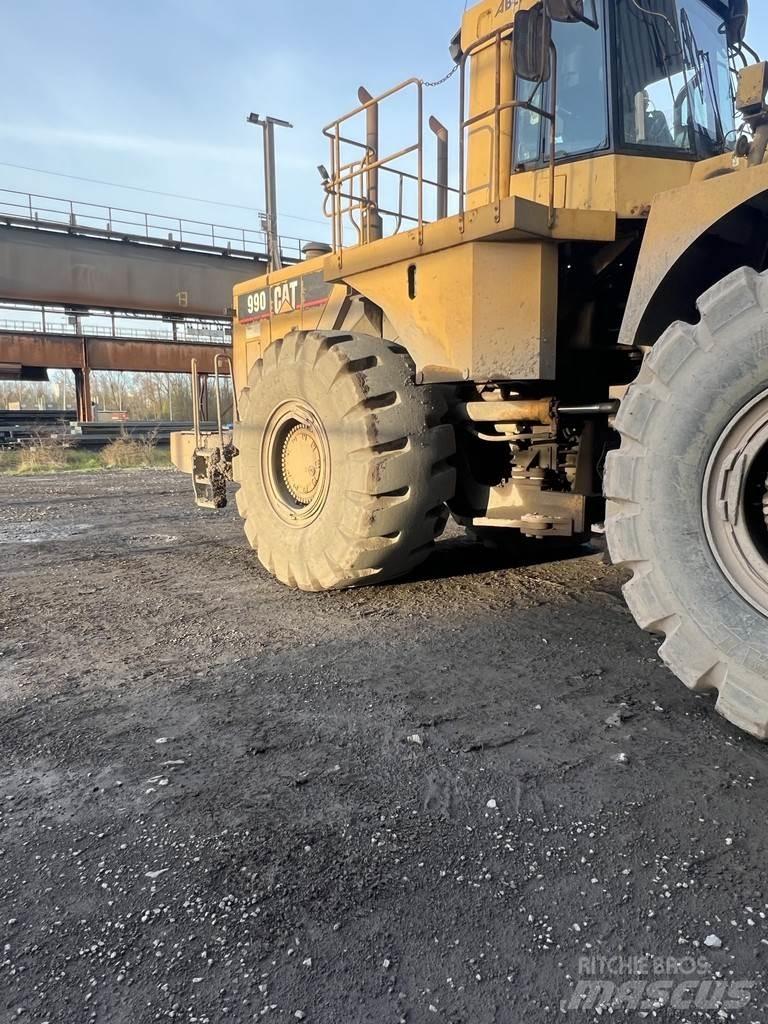 CAT 990 Naudoti ratiniai krautuvai