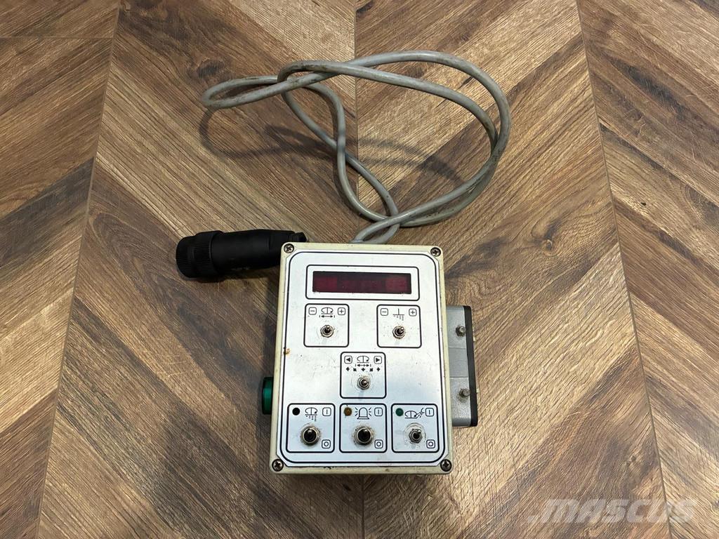  Salt spreader Smėlio ir druskos barstytuvai