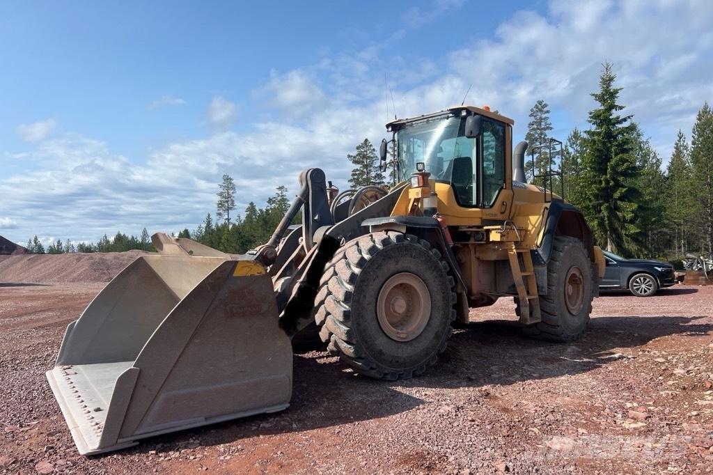 Volvo L 180 G Naudoti ratiniai krautuvai