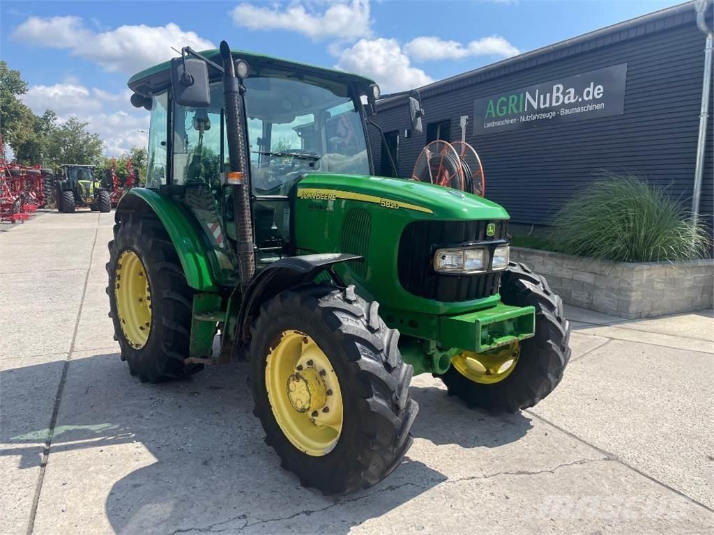 John Deere 5820 Traktoriai