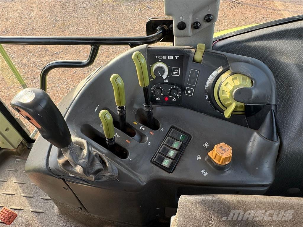 CLAAS Arion 620C Traktoriai