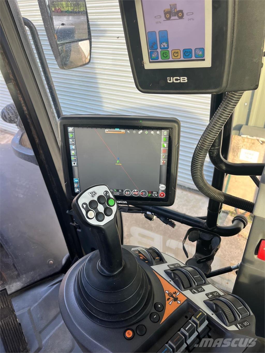 JCB Fastrac 4220 Traktoriai