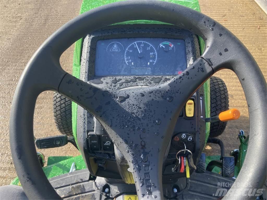 John Deere 1026R Naudoti kompaktiški traktoriai