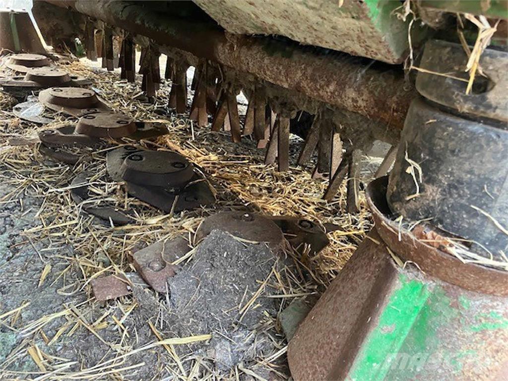 John Deere 131 Kiti pašarų derliaus nuėmimo įrengimai