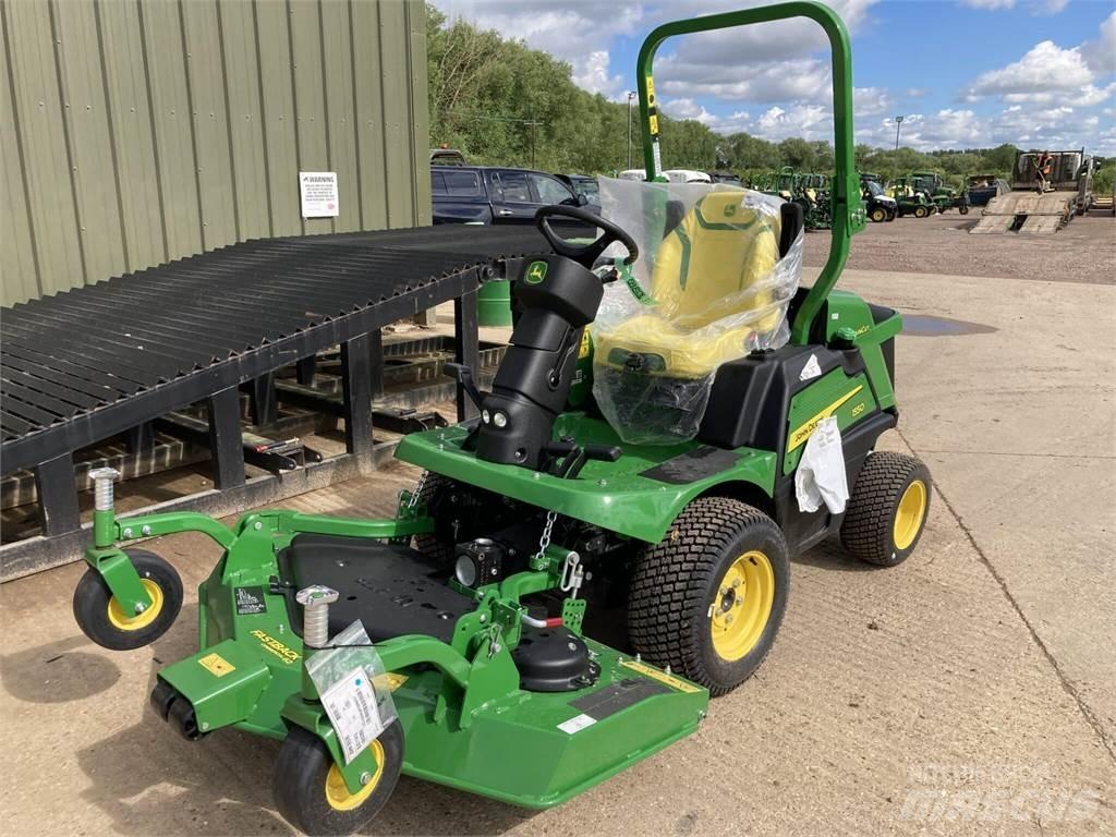 John Deere 1550 Sodo traktoriukai-vejapjovės