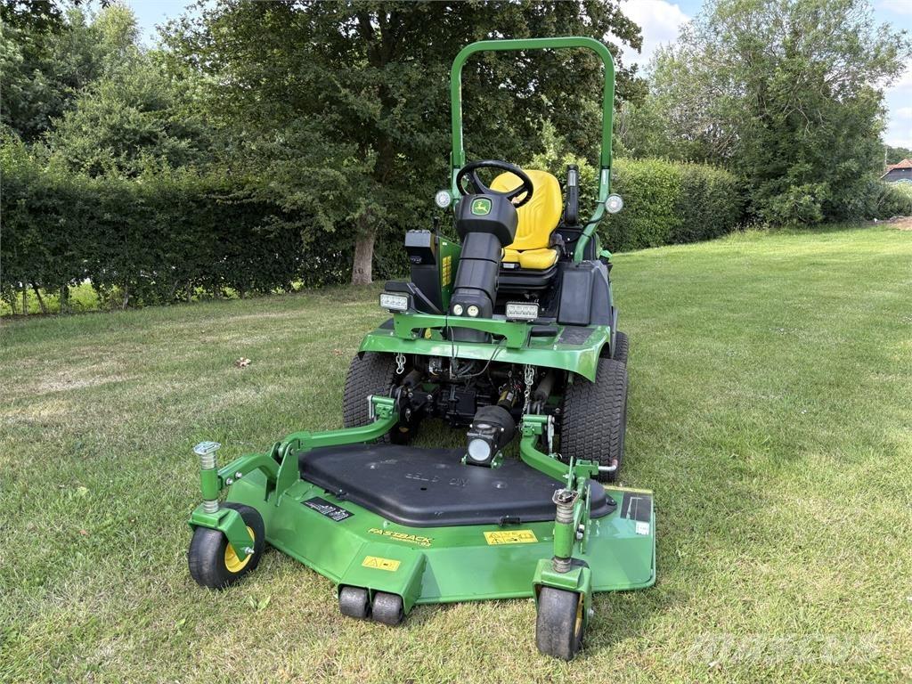 John Deere 1570 Sodo traktoriukai-vejapjovės