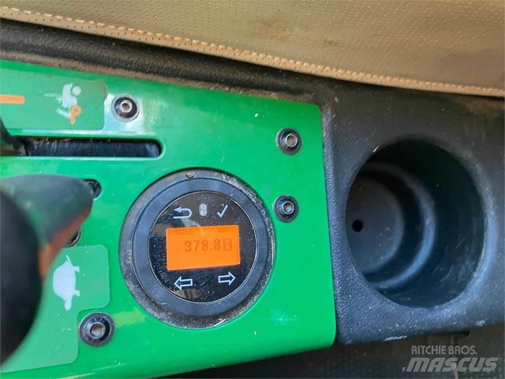 John Deere 1585 Sodo traktoriukai-vejapjovės