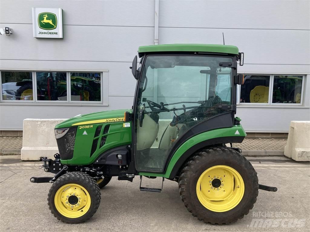 John Deere 2038R Naudoti kompaktiški traktoriai