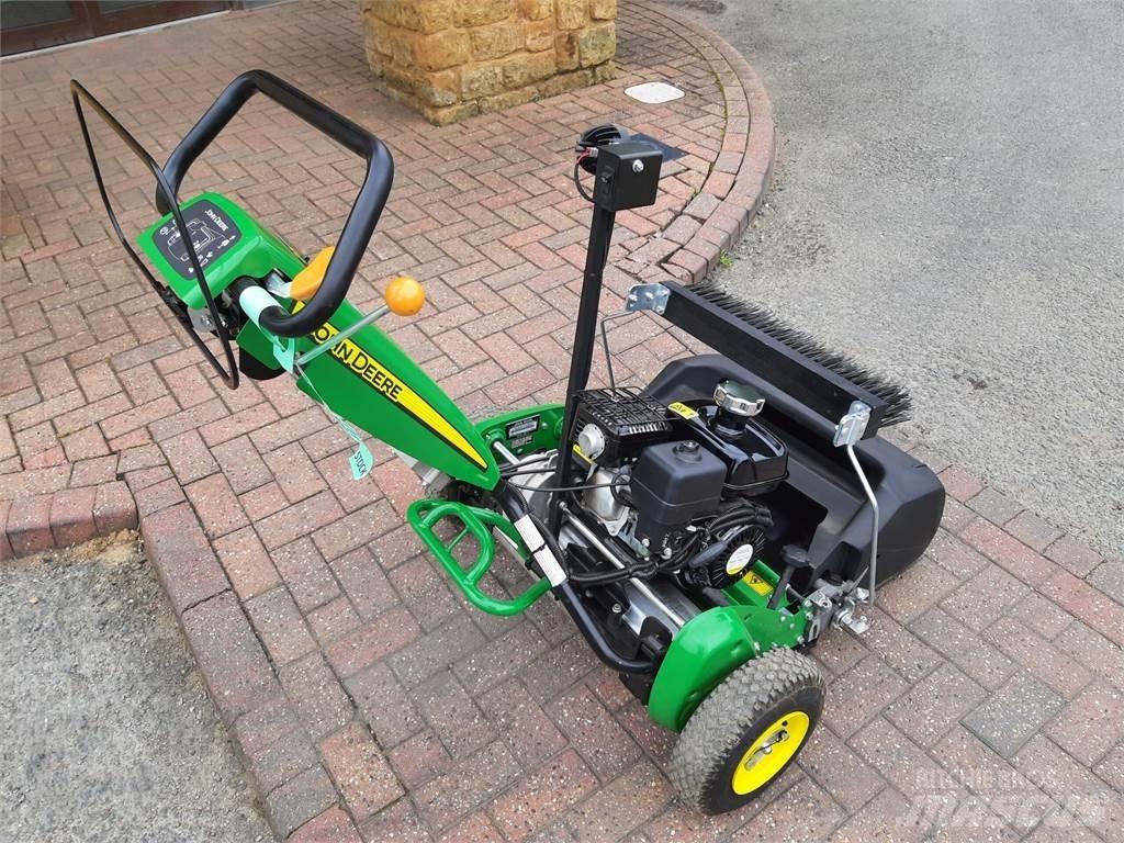 John Deere 220SL Rankinės vejapjovės