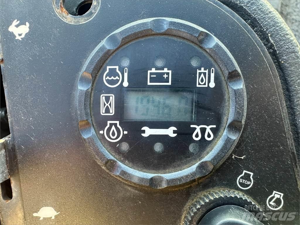 John Deere 2500EH Rankinės vejapjovės
