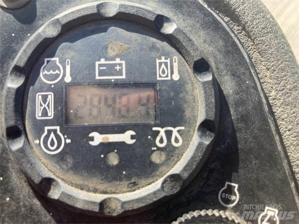 John Deere 2500EH Rankinės vejapjovės