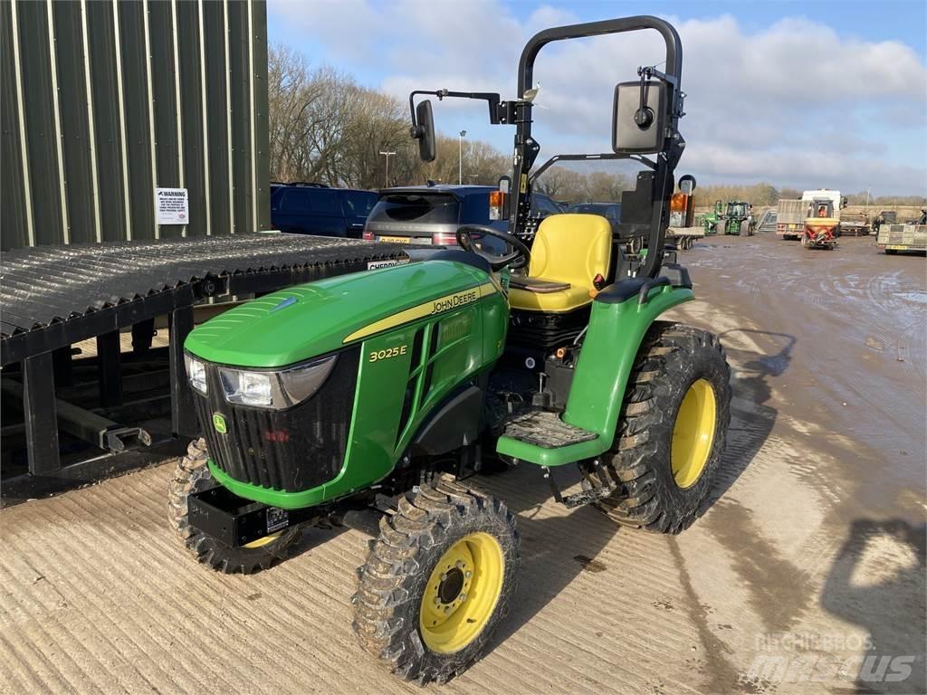John Deere 3025E Naudoti kompaktiški traktoriai