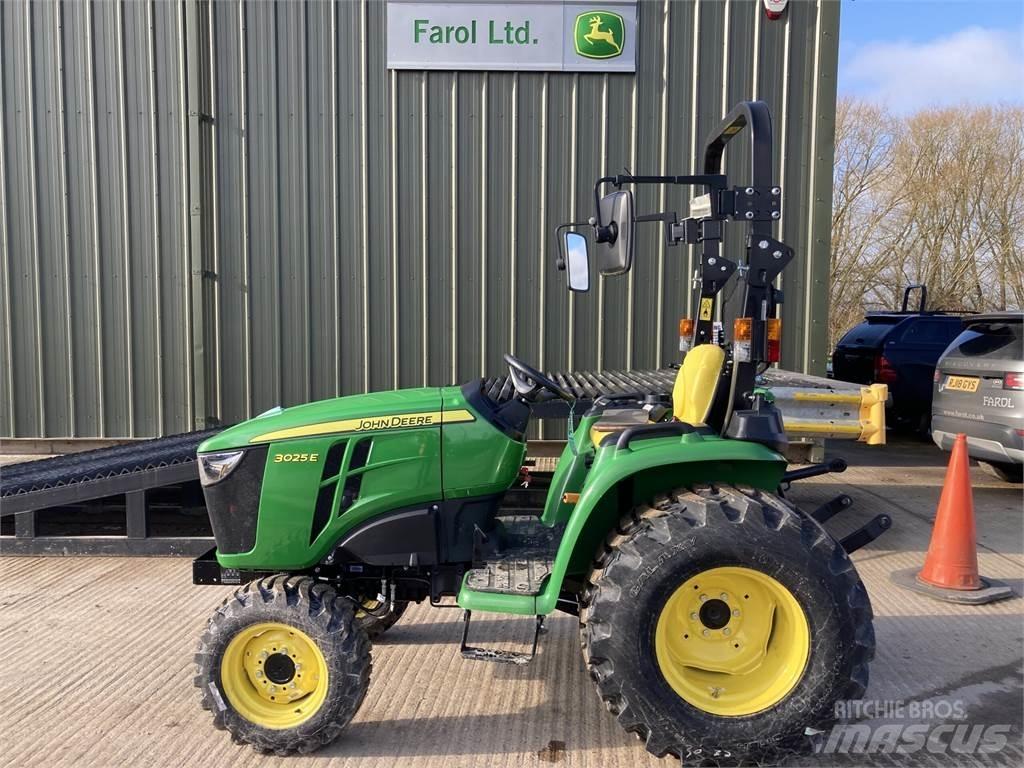 John Deere 3025E Naudoti kompaktiški traktoriai