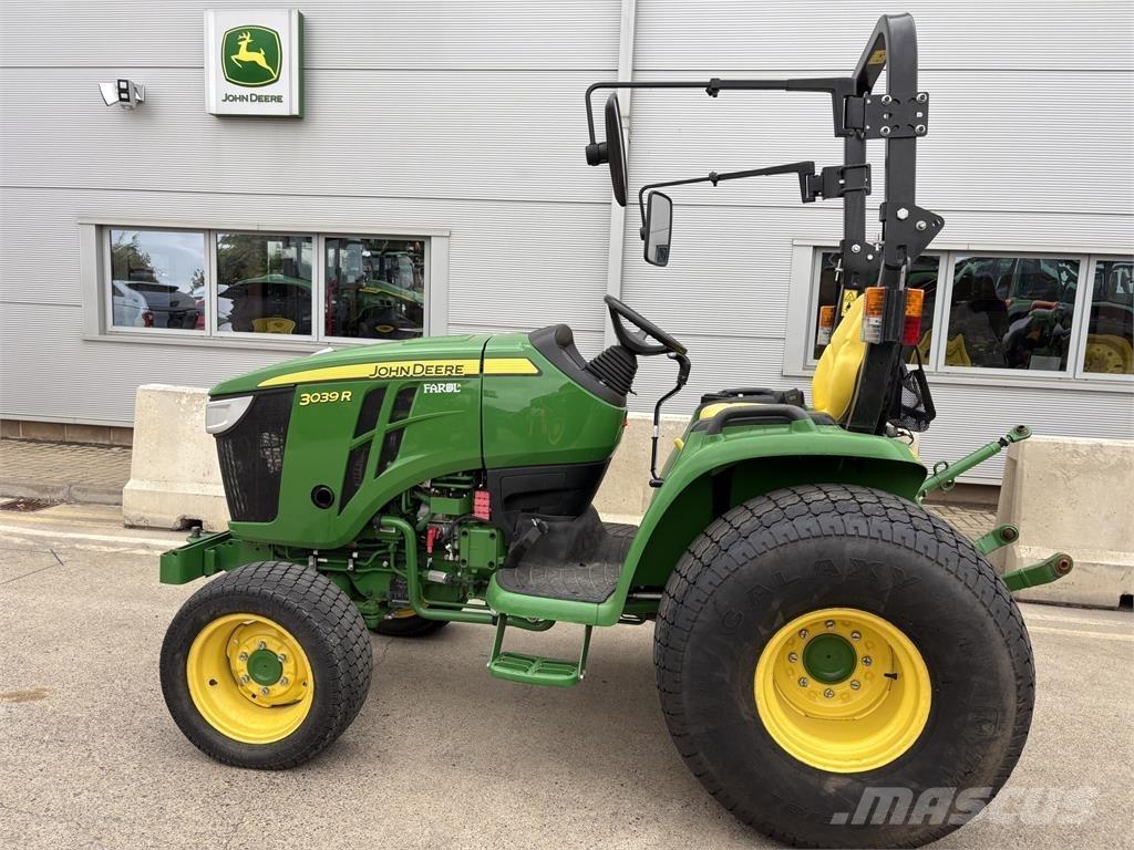 John Deere 3039R Naudoti kompaktiški traktoriai