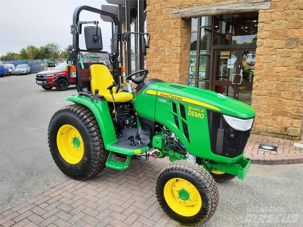 John Deere 3046R Naudoti kompaktiški traktoriai