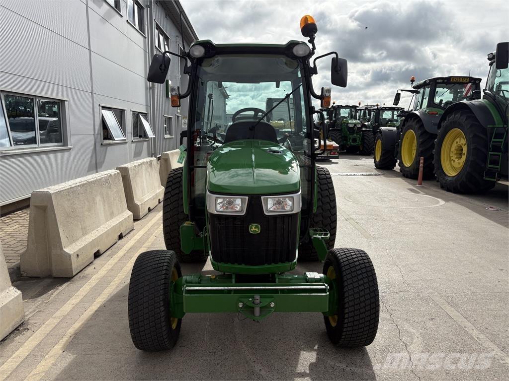 John Deere 4066R Naudoti kompaktiški traktoriai