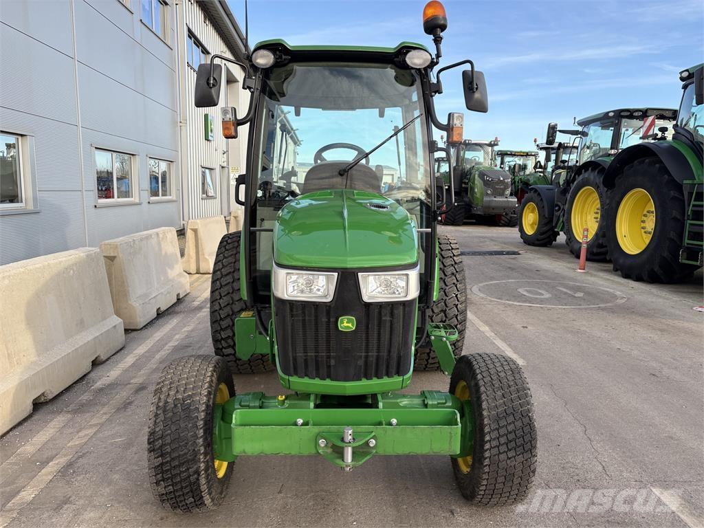 John Deere 4066R Naudoti kompaktiški traktoriai