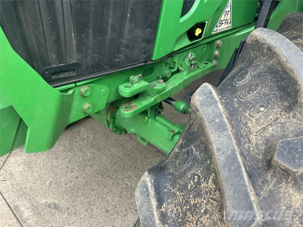 John Deere 6100M Traktoriai