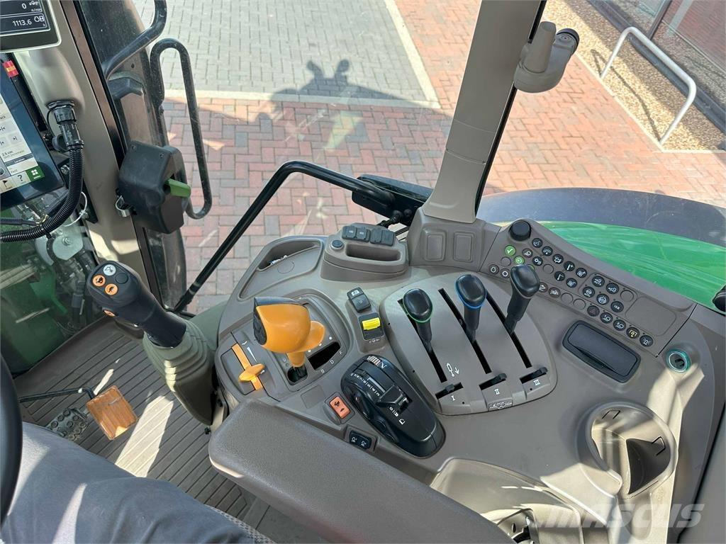 John Deere 6110M Traktoriai