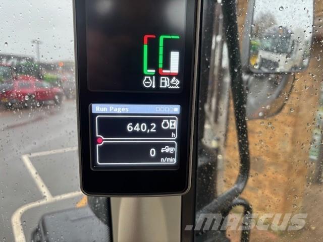 John Deere 6120M Traktoriai