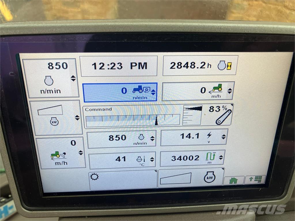 John Deere 6125R Traktoriai