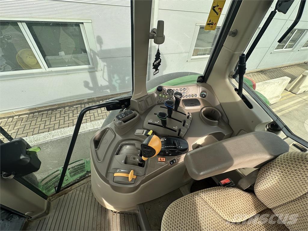 John Deere 6155M Traktoriai