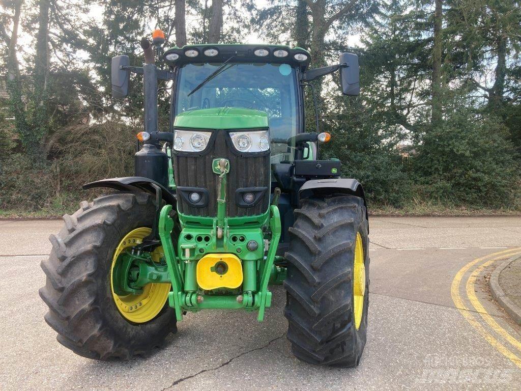 John Deere 6215R Traktoriai