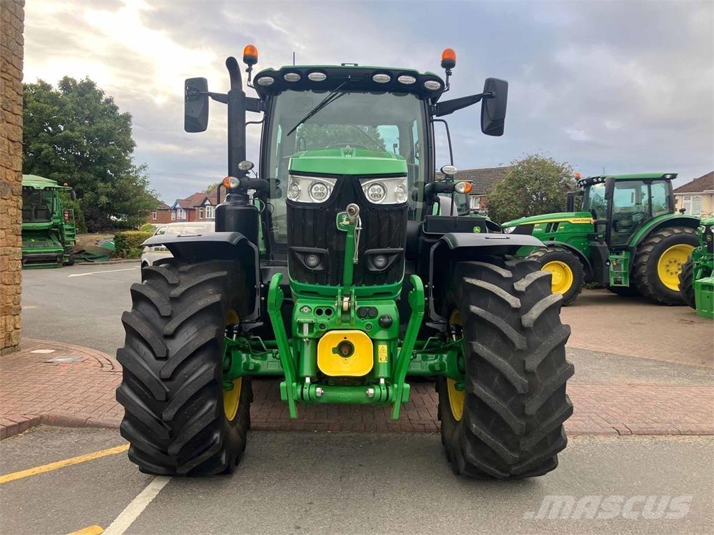 John Deere 6215R Traktoriai