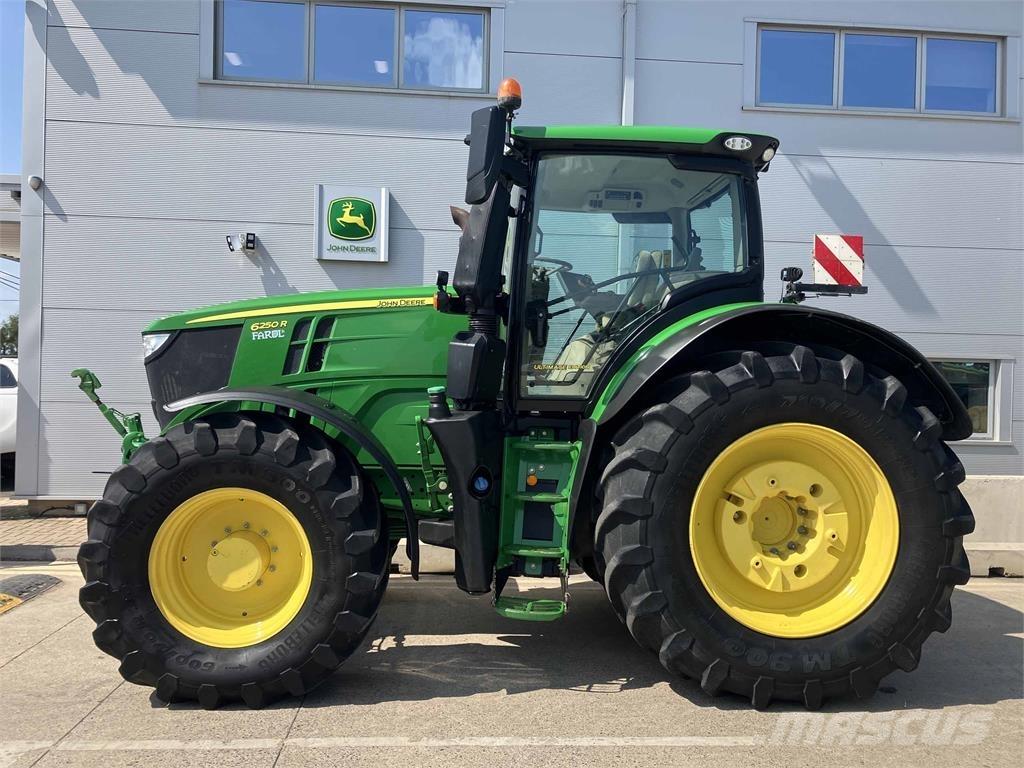 John Deere 6250R Traktoriai