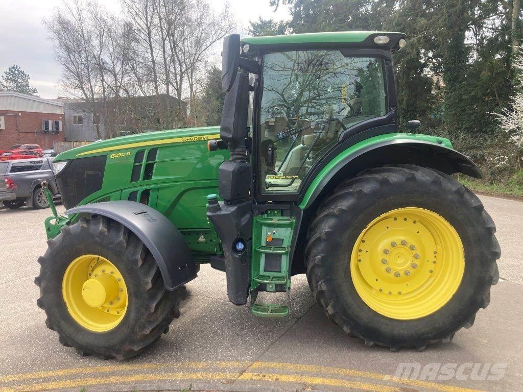 John Deere 6250R Traktoriai