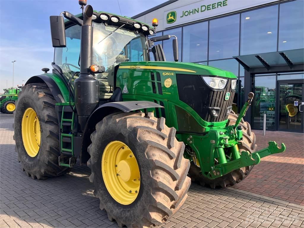 John Deere 6250R Traktoriai