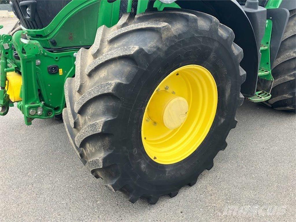 John Deere 6250R Traktoriai
