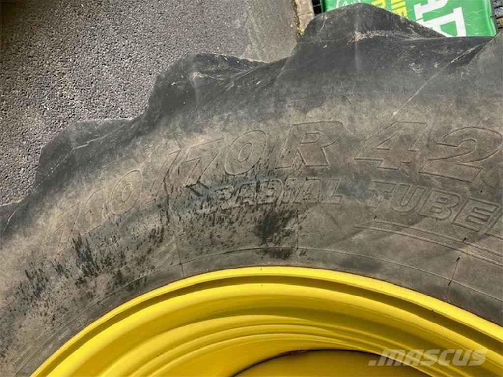 John Deere 6250R Traktoriai