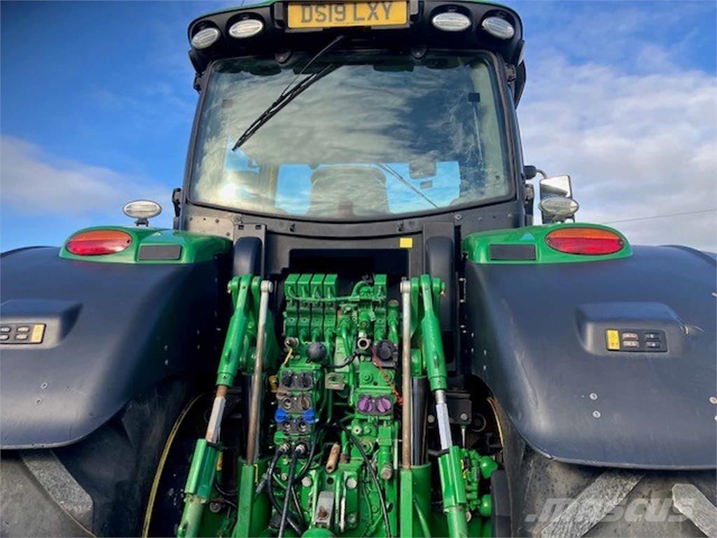 John Deere 6250R Traktoriai