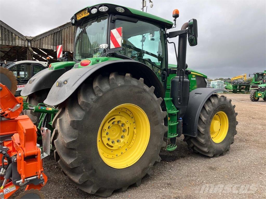 John Deere 6R 215 Traktoriai