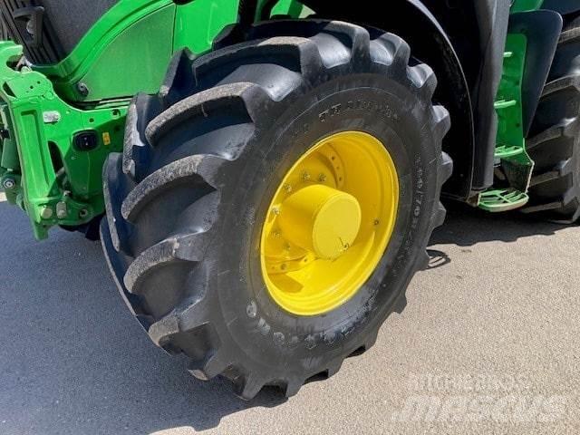 John Deere 6R 215 Traktoriai