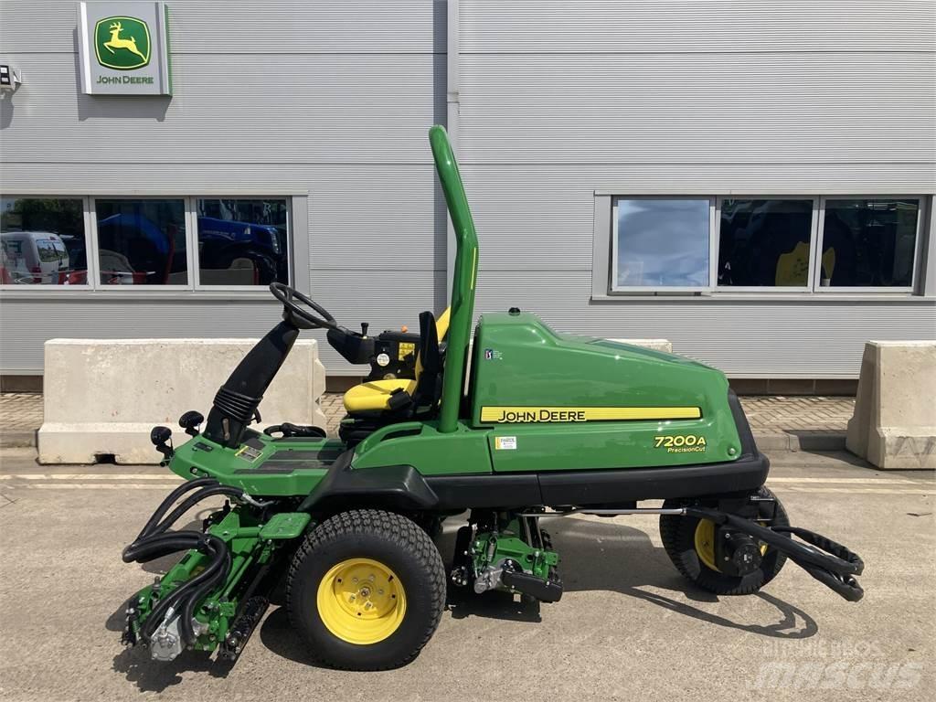 John Deere 7200A Rankinės vejapjovės