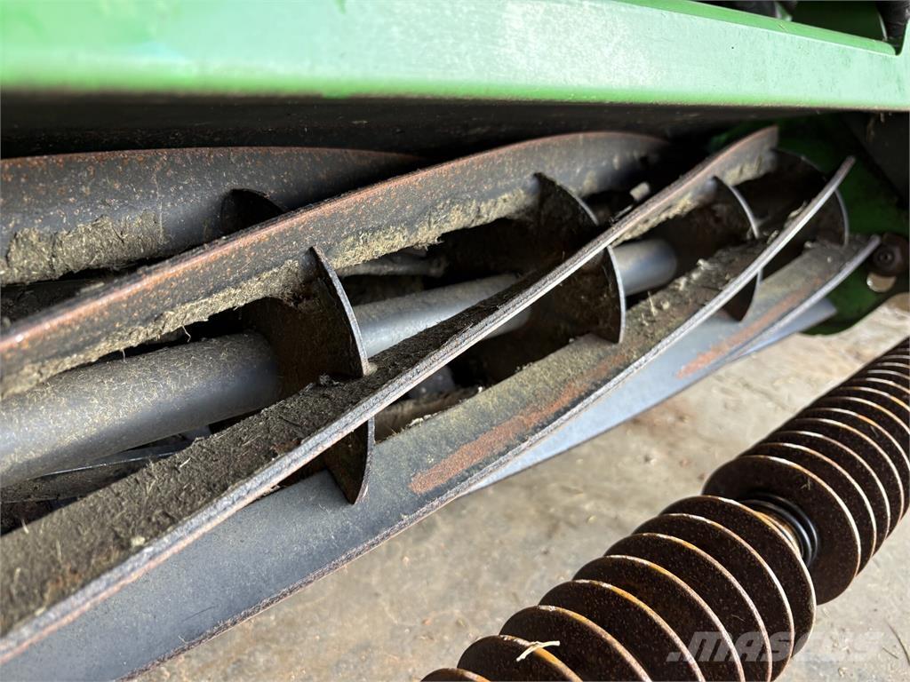 John Deere 7200A Rankinės vejapjovės