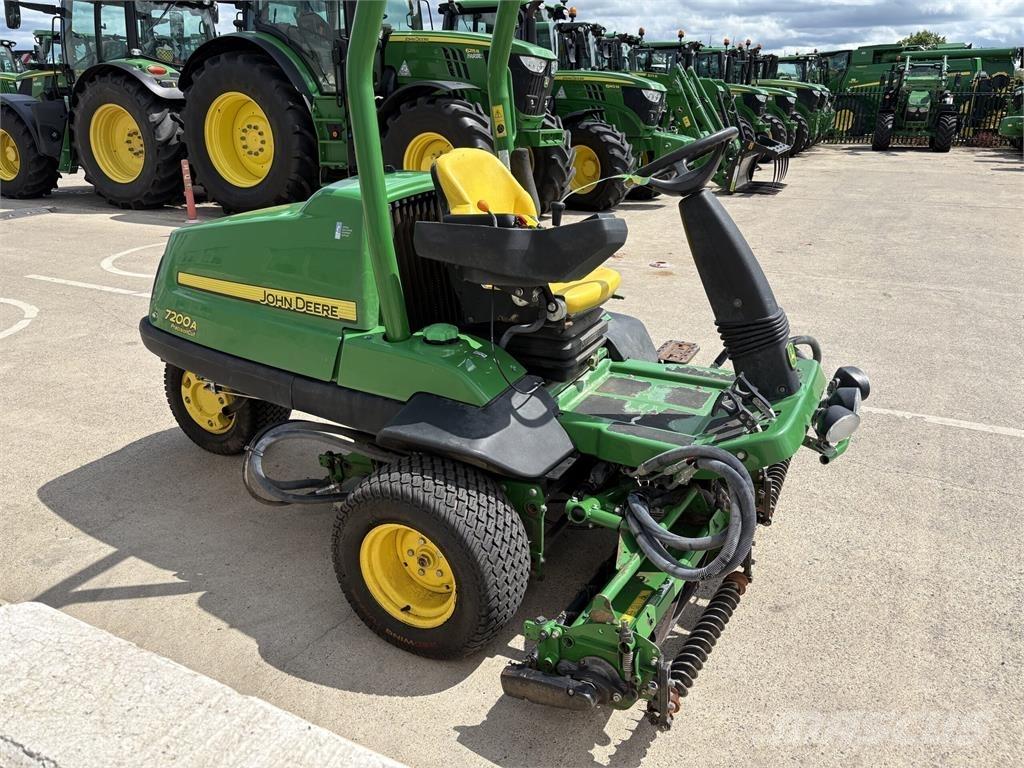 John Deere 7200A Rankinės vejapjovės
