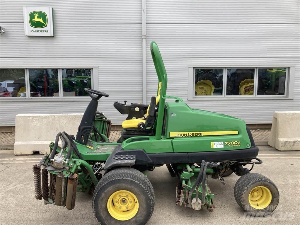 John Deere 7700A Rankinės vejapjovės