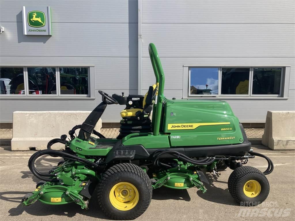 John Deere 8800A Rankinės vejapjovės