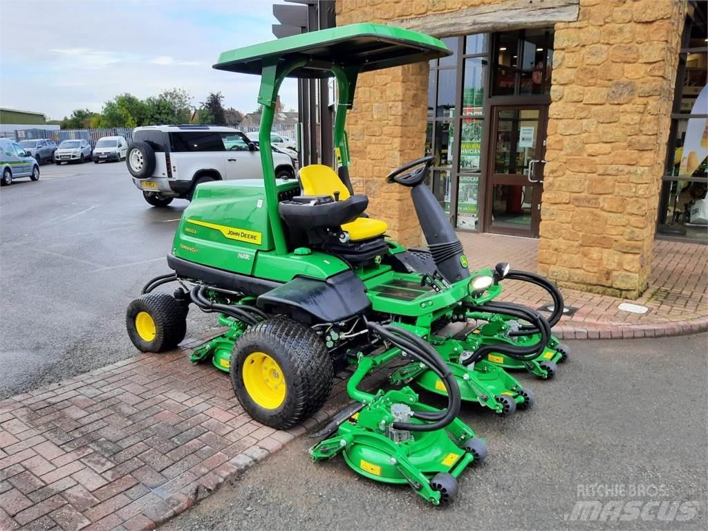 John Deere 8800A Rankinės vejapjovės