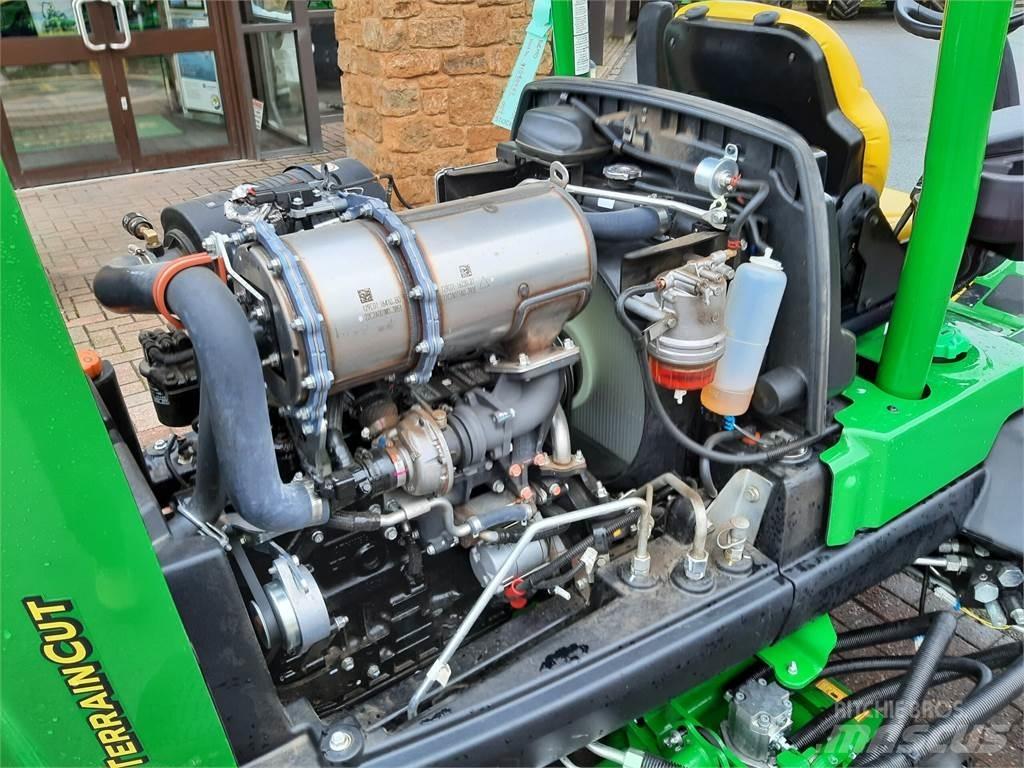 John Deere 8800A Rankinės vejapjovės