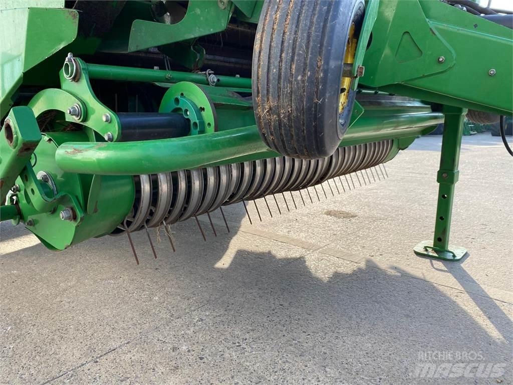 John Deere 960 Stačiakampių ryšulių presai