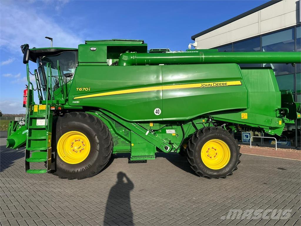 John Deere T670i Derliaus nuėmimo kombainai